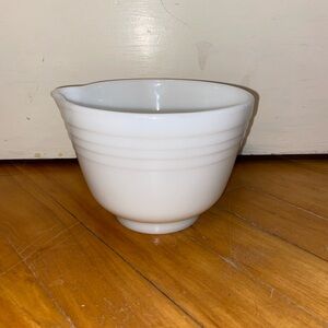 Vintage Pyrex Hamilton Beach White Milk Glass Ribbed Mixing Bowl Pour Spout USA